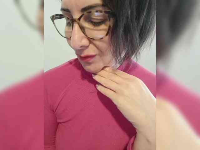 ElitalianMilf webcam