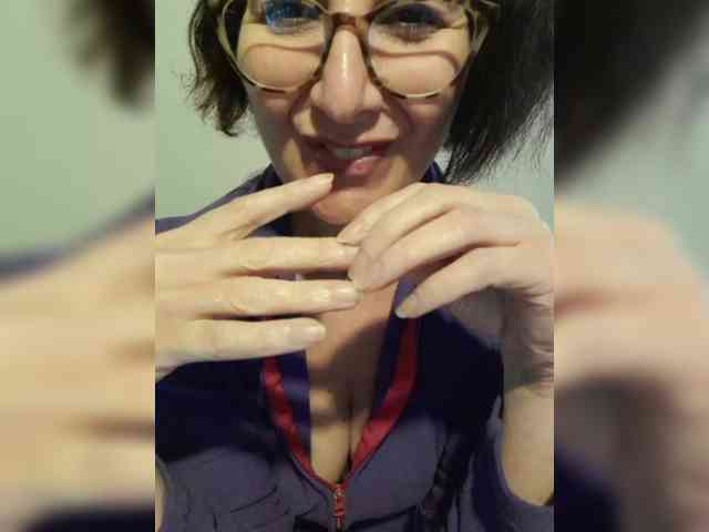 ElitalianMilf webcam