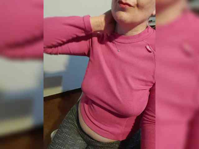 ElitalianMilf webcam