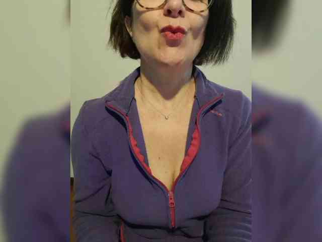 ElitalianMilf webcam
