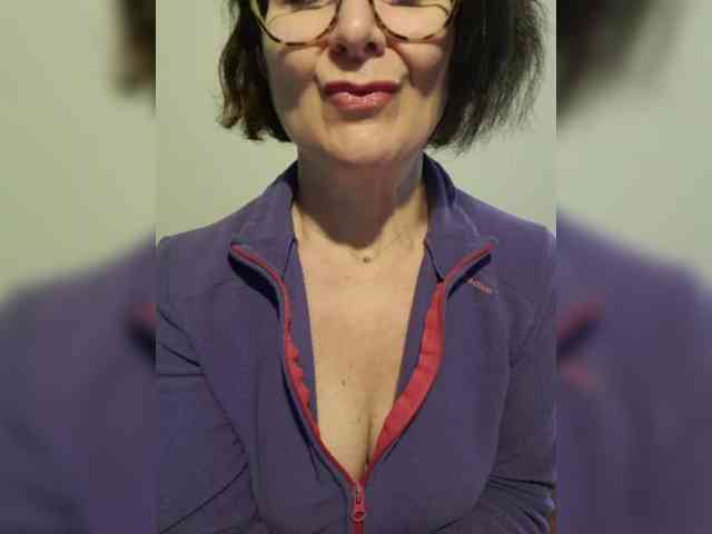 ElitalianMilf webcam