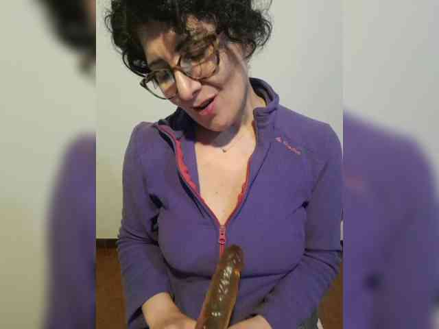 ElitalianMilf webcam