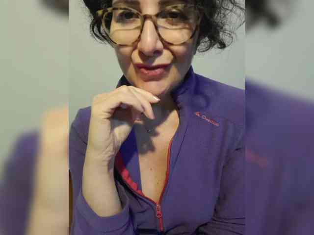 ElitalianMilf webcam