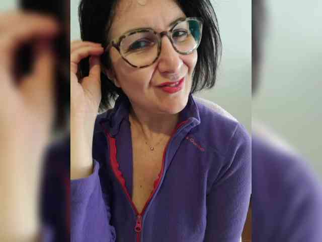 ElitalianMilf webcam