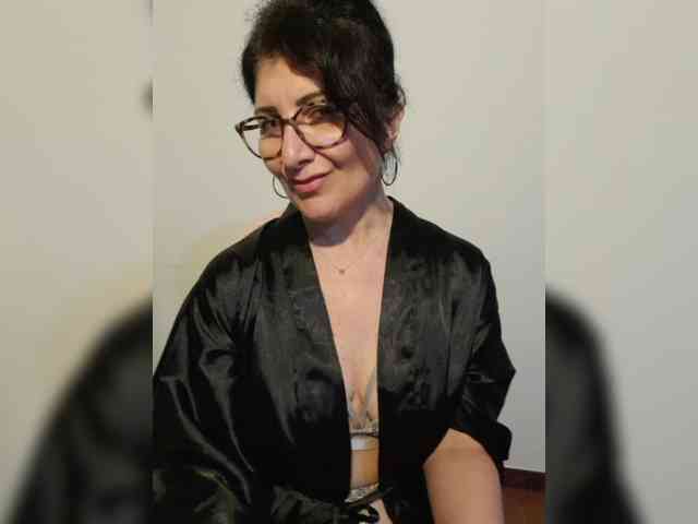 ElitalianMilf webcam