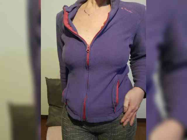 ElitalianMilf webcam