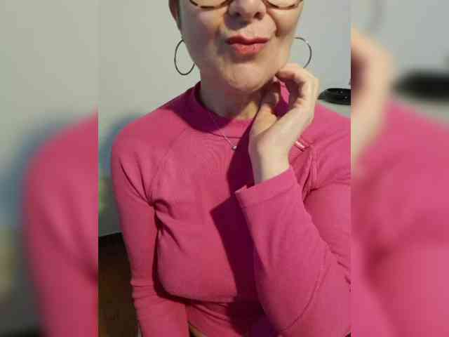 ElitalianMilf webcam