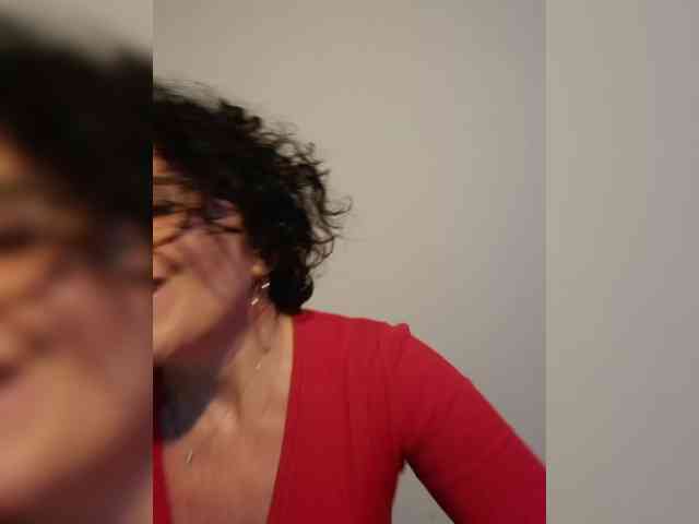 ElitalianMilf webcam