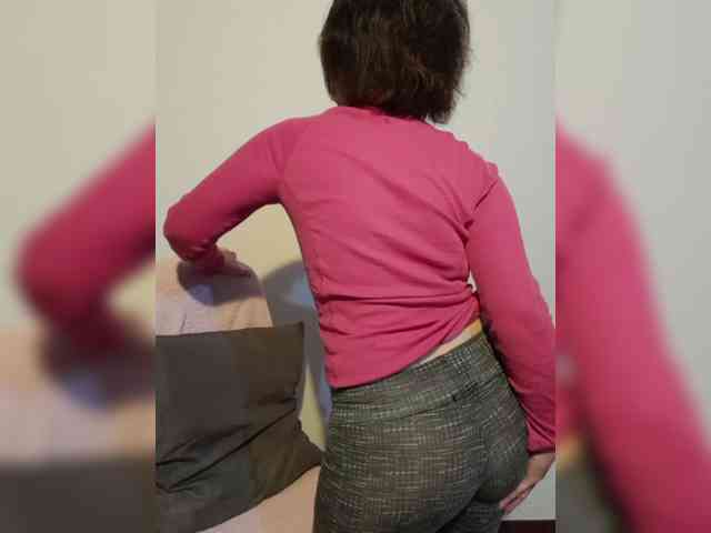 ElitalianMilf webcam