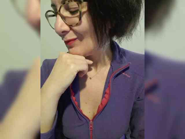 ElitalianMilf webcam