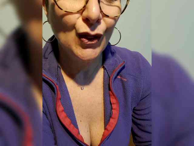 ElitalianMilf webcam