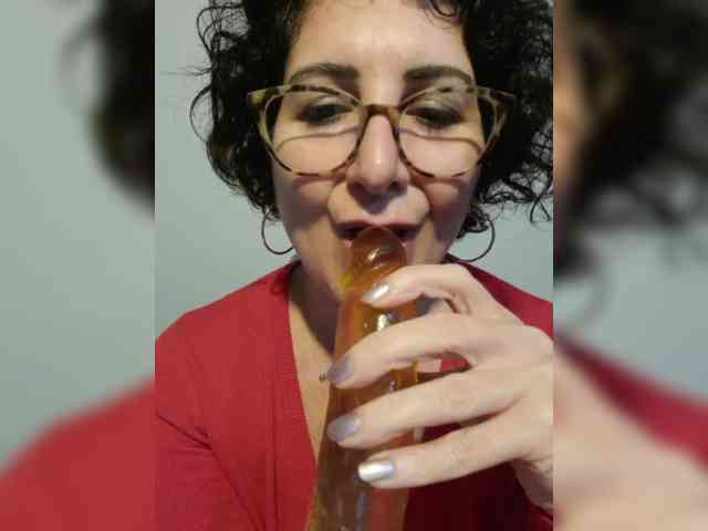 ElitalianMilf webcam