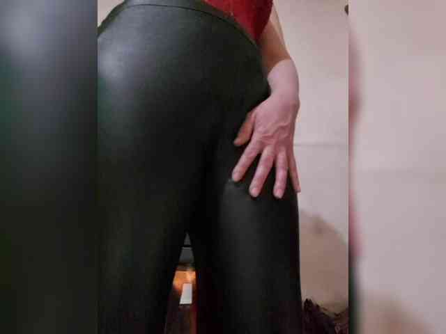 ElitalianMilf webcam