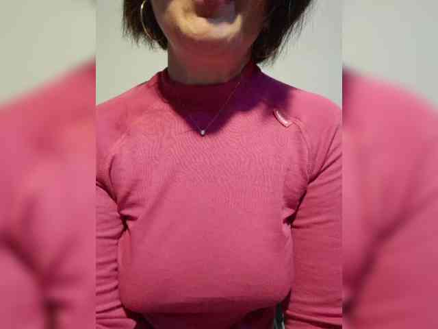 ElitalianMilf webcam