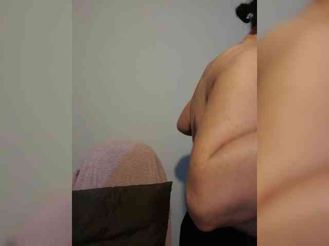 ElitalianMilf webcam