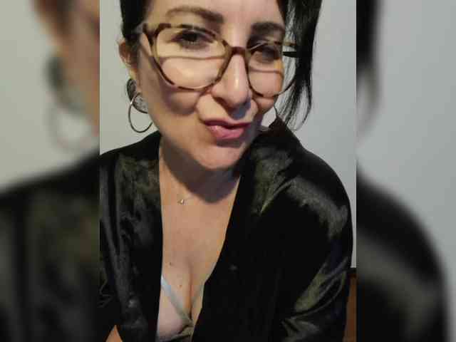 ElitalianMilf webcam