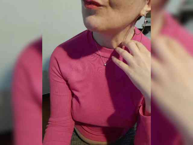 ElitalianMilf webcam