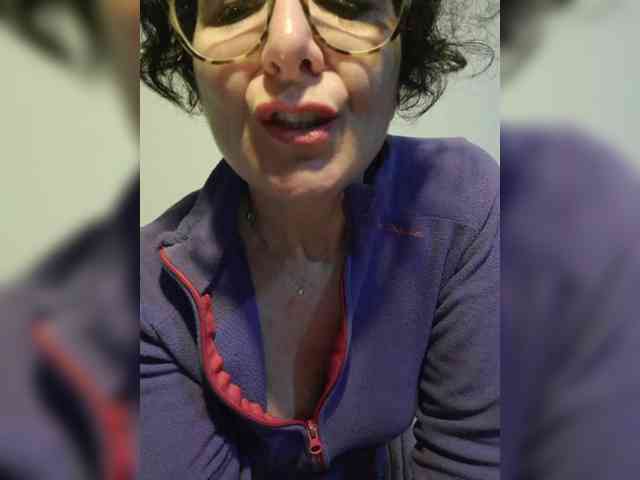 ElitalianMilf webcam