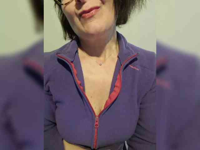 ElitalianMilf webcam