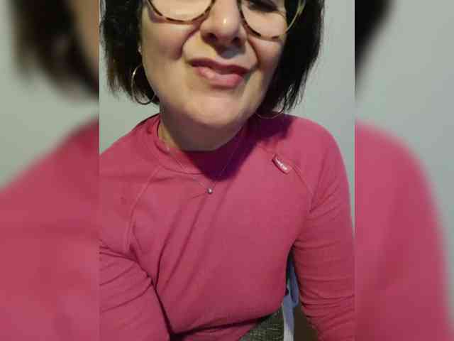 ElitalianMilf webcam