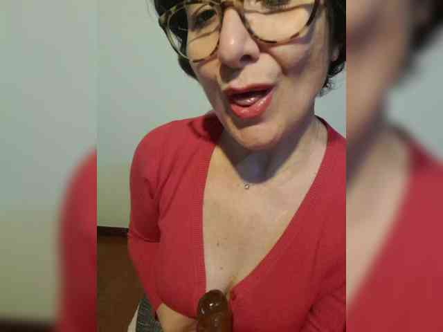 ElitalianMilf webcam