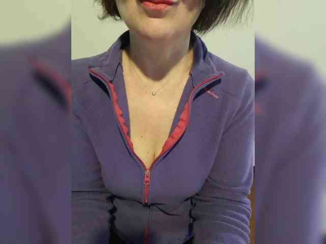 ElitalianMilf webcam