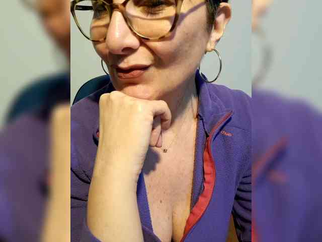 ElitalianMilf webcam