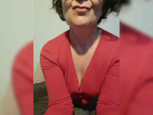 ElitalianMilf webcam