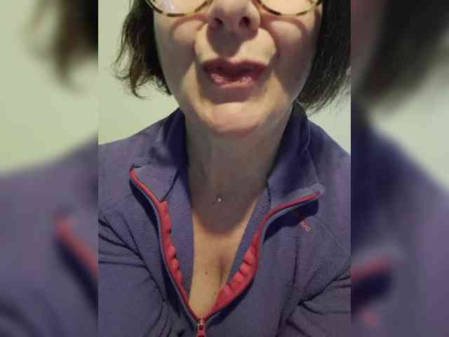 ElitalianMilf webcam