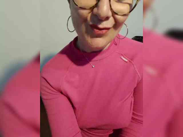 ElitalianMilf webcam