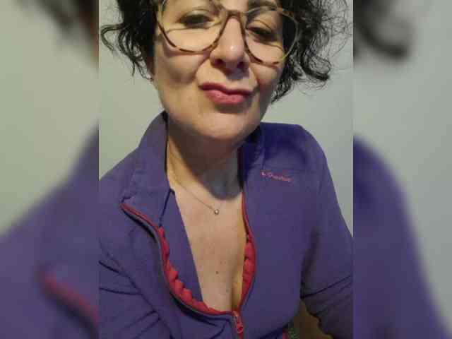 ElitalianMilf webcam