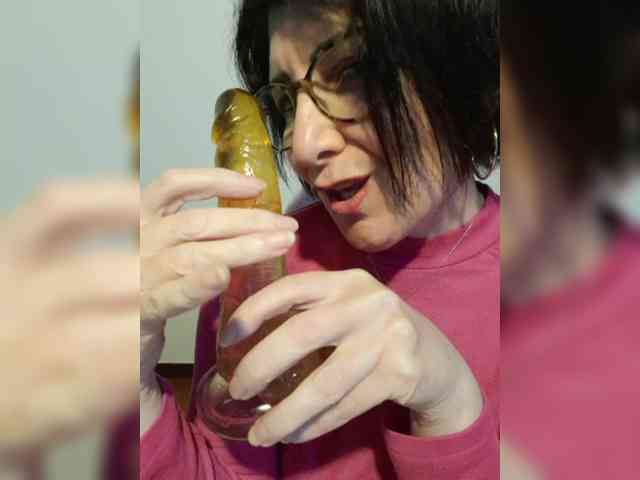 ElitalianMilf webcam