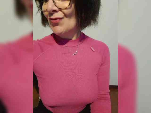 ElitalianMilf webcam
