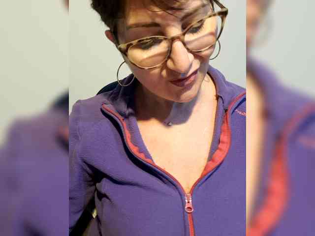 ElitalianMilf webcam