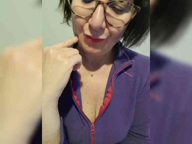ElitalianMilf webcam