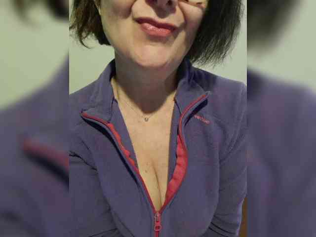 ElitalianMilf webcam