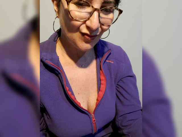 ElitalianMilf webcam