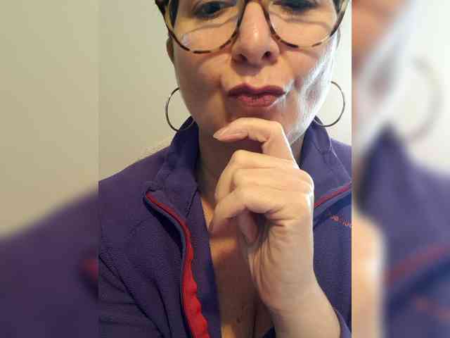 ElitalianMilf webcam