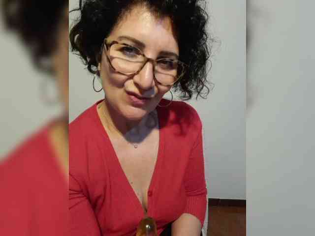 ElitalianMilf webcam