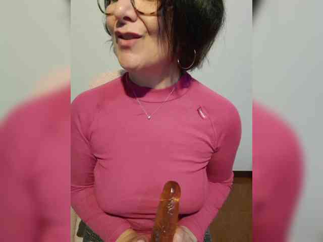 ElitalianMilf webcam