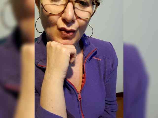 ElitalianMilf webcam