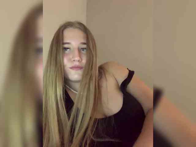 MelissaLissaa webcam