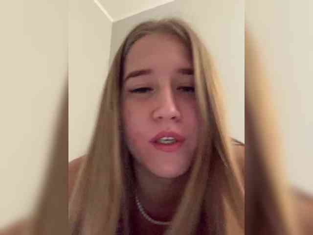 MelissaLissaa webcam