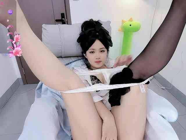 Miqibaob Live Webcam on BongaCams