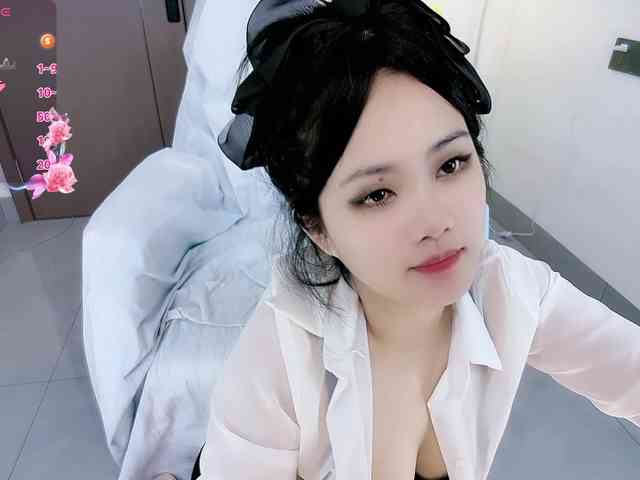Miqibaob Live Webcam on BongaCams