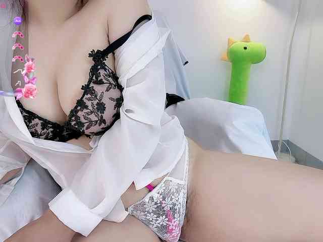 Miqibaob Live Webcam on BongaCams