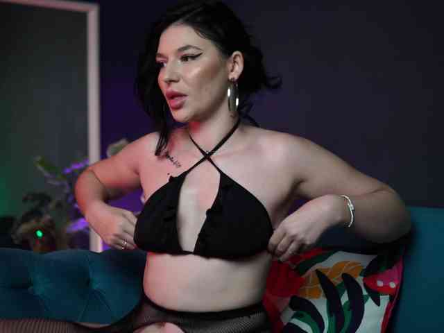 KayleeCali webcam