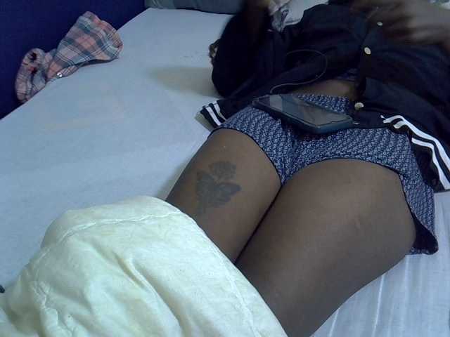 Smallgirl21's BongaCams show and profile