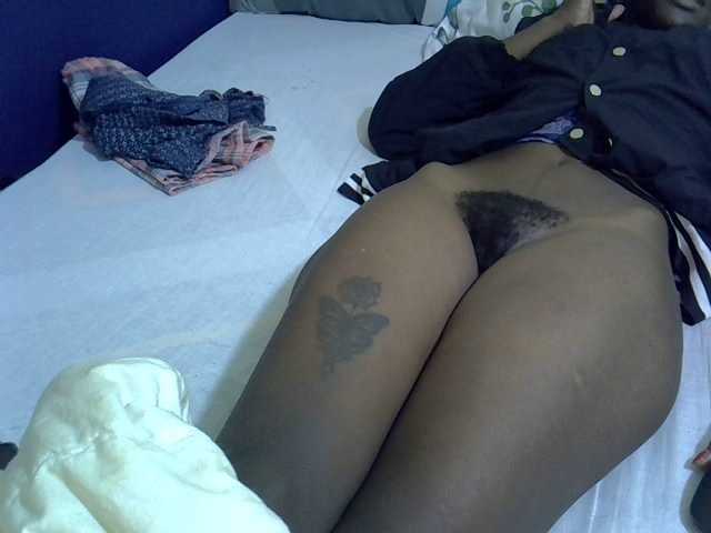 Smallgirl21's BongaCams show and profile