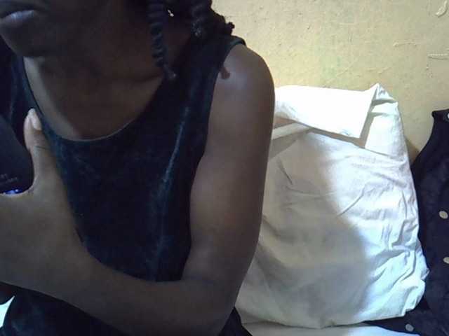 Smallgirl21's BongaCams show and profile